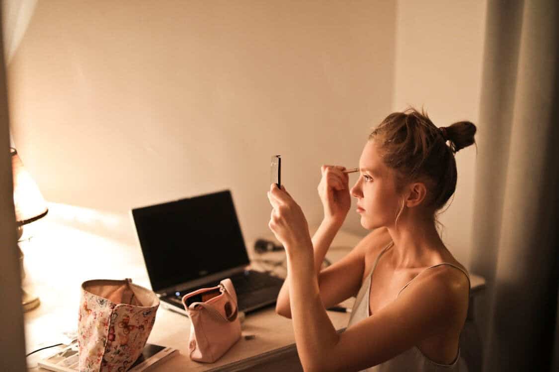 Makeup and The Health of Your Skin - What You Need to Know 3