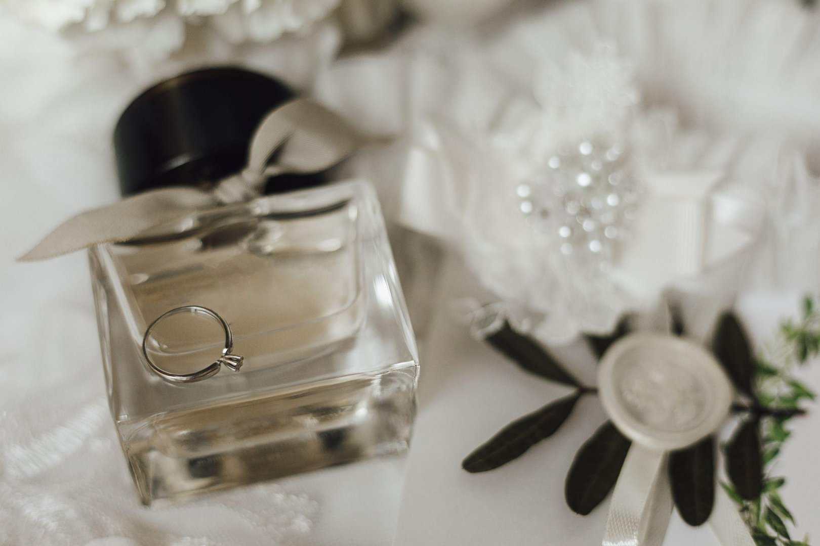 Scent & Ceremony: How a Signature Fragrance Completes Your Wedding Day